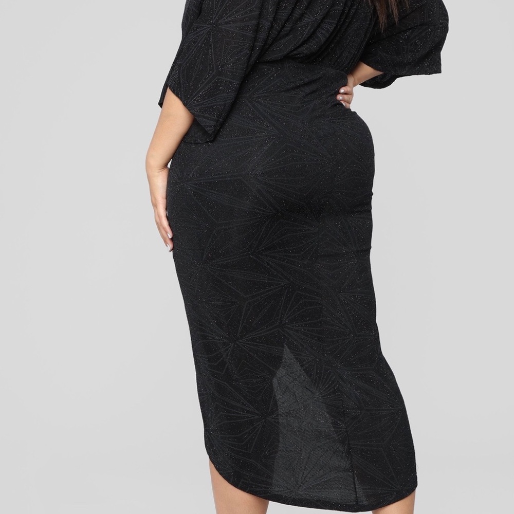 Fashion Nova- Come to me dress - Picture 3 of 4